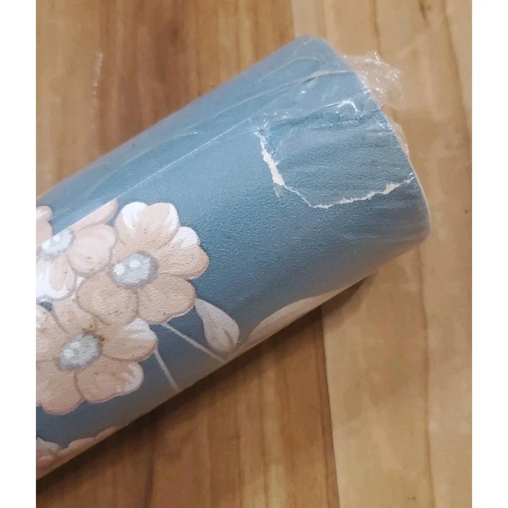 Vintage Teflon Dupont Soil and Stain Repellent Wall Paper 56.37sq Feet Floral